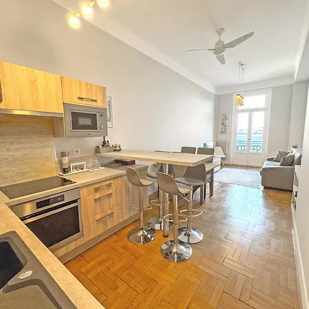 Promenade - Rocamare Promenade